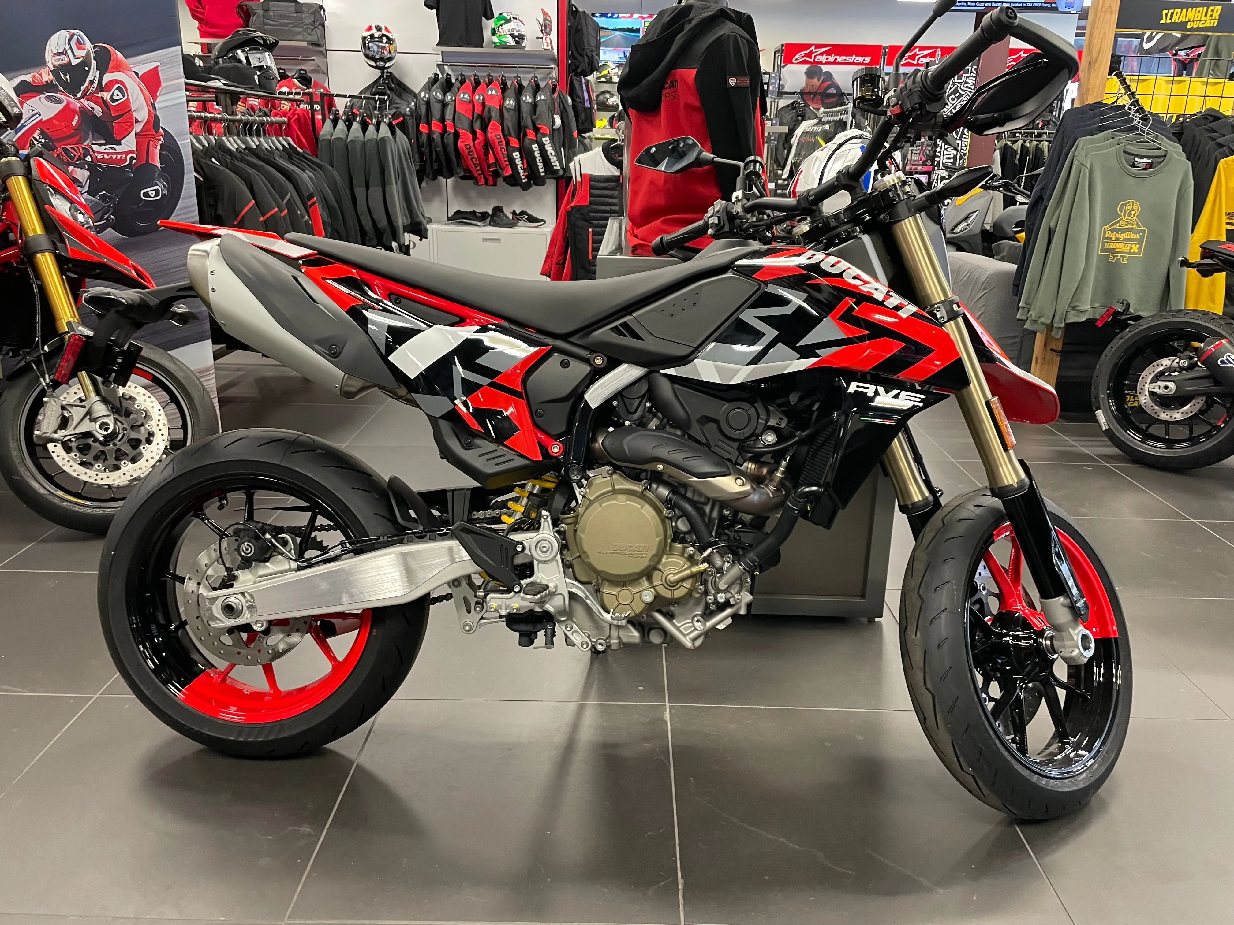 2024 Ducati Hypermotard 698 Mono RVE