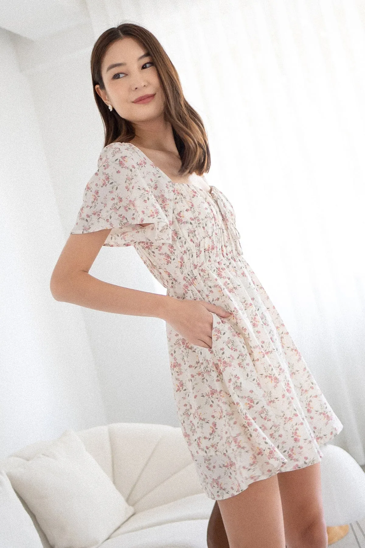 HAYLEY FLORAL DRESS IN WHITE