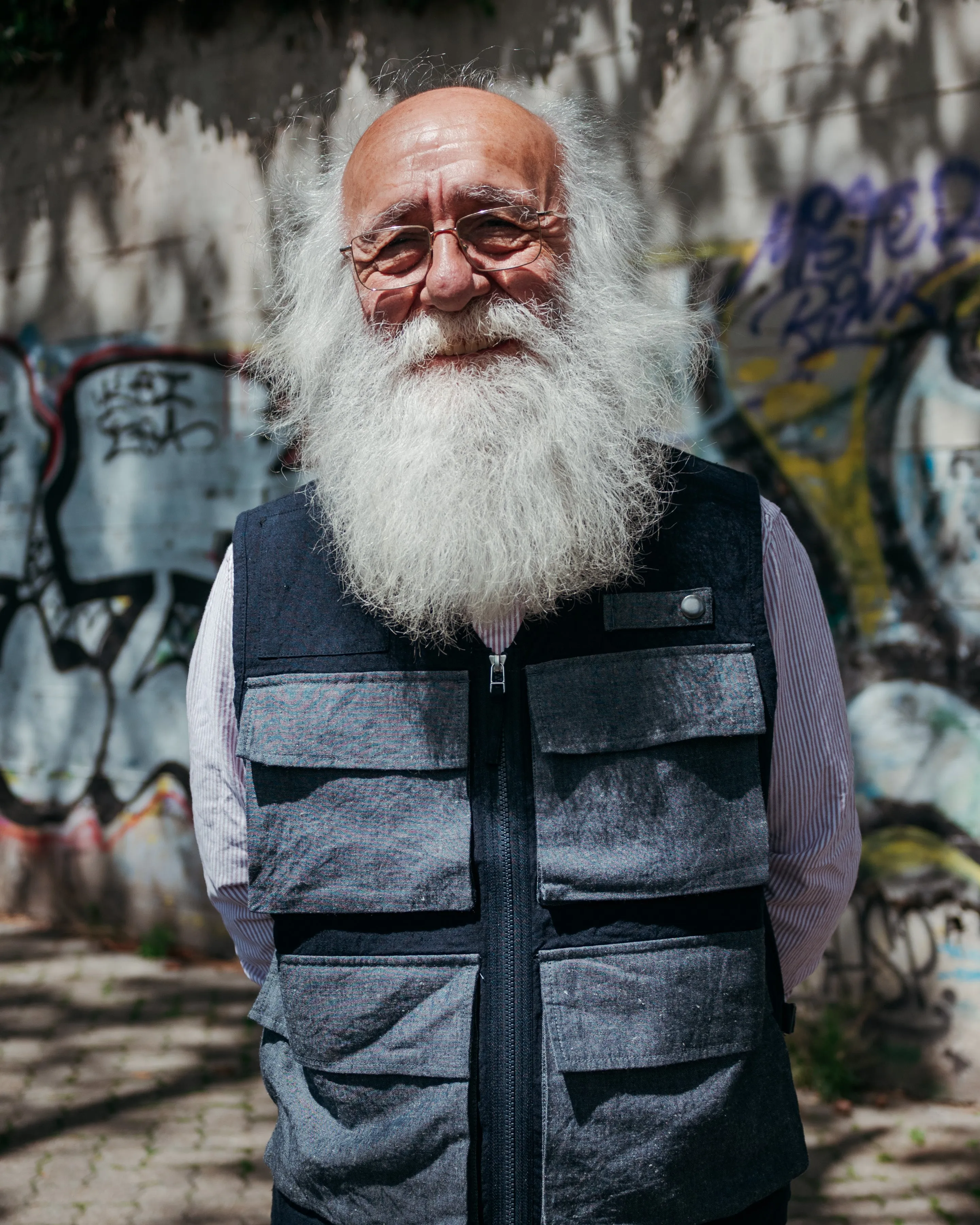 UNIVERSAL WORKS Photographers Gilet In Navy Grey Lord Cotton Linen