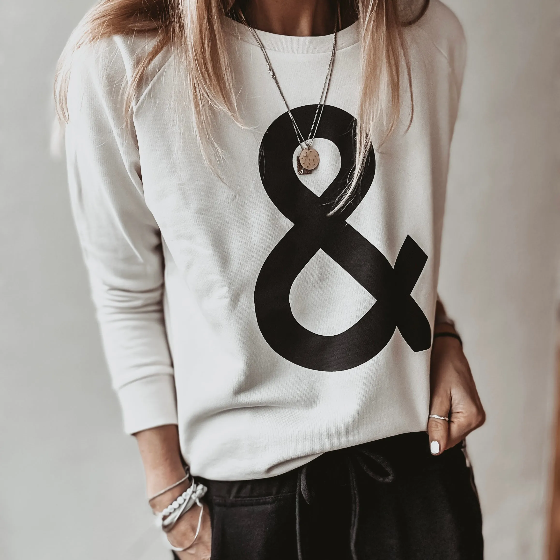 VINTAGE WHITE Ampersand sweatshirt *relaxed style* NEW